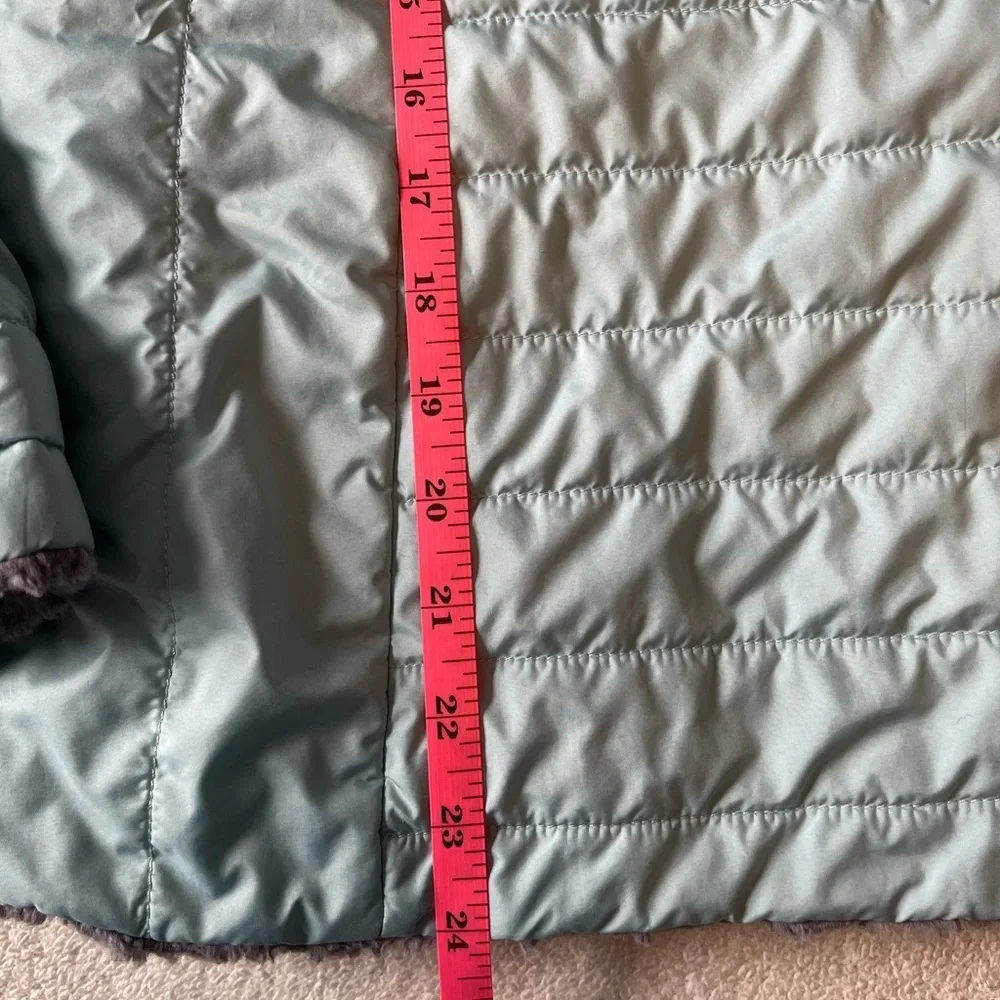 North Face reversible jacket, baby blue and gray. Girls size 18